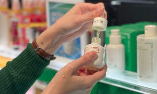 Chính sách thuế quan Mỹ khiến ngành làm đẹp rơi vào khủng hoảng