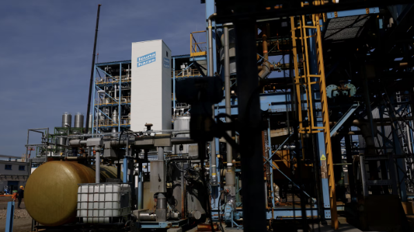 Châu Âu “tiến thoái lưỡng nan” về an ninh năng lượng