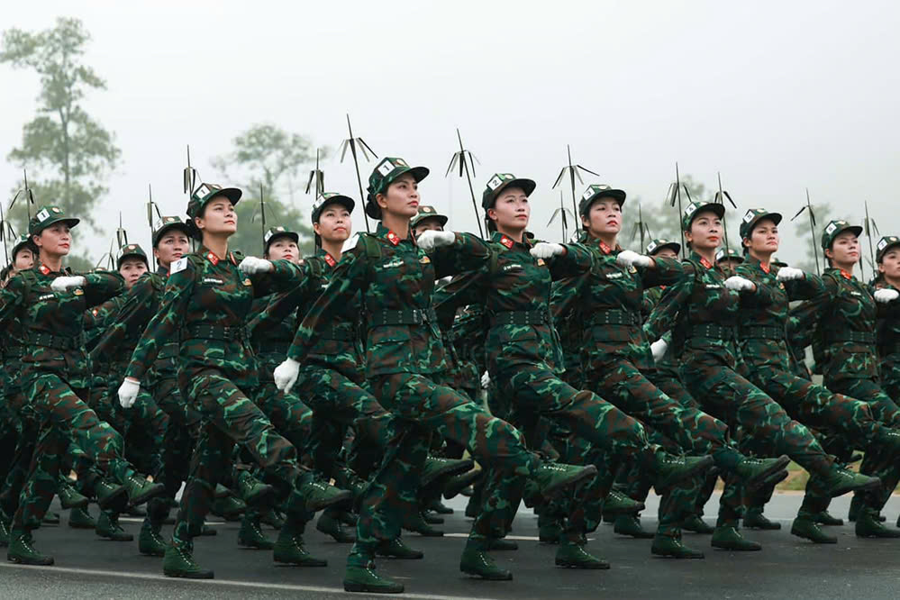 Hợp luyện các khối diễu binh, diễu hành Kỷ niệm 50 năm Ngày giải phóng miền Nam, thống nhất đất nước. Nguồn: Cổng thông tin điện tử Bộ Quốc phòng.