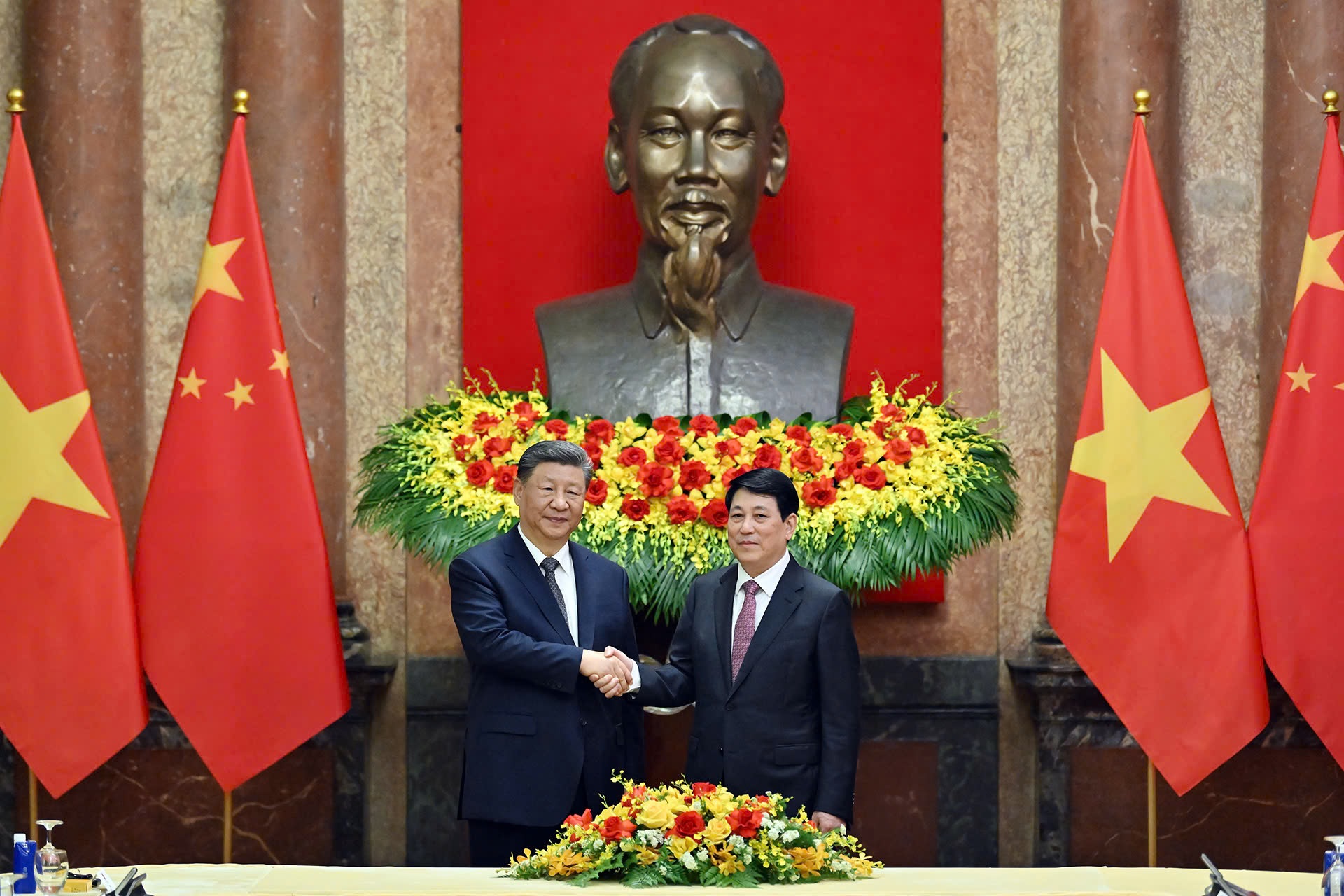 Chủ tịch nước Lương Cường hội đ&agrave;m&nbsp;Tổng B&iacute; thư, Chủ tịch nước Trung Quốc Tập Cận B&igrave;nh - Ảnh: VGP