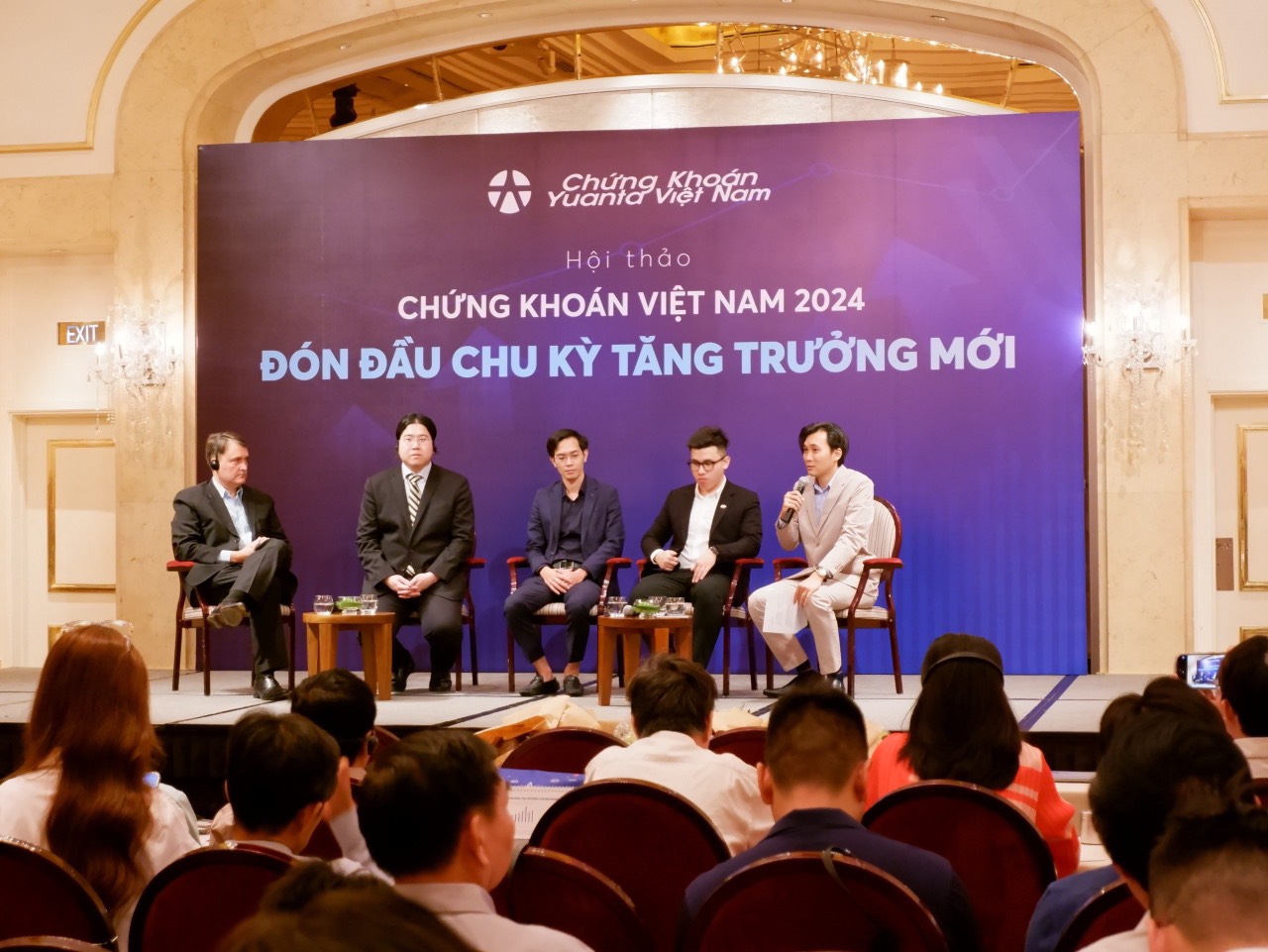 Hội thảo chứng khoán năm 2024 do Yuanta Việt Nam tổ chức thu hút nhiều nhà đầu tư tham gia.