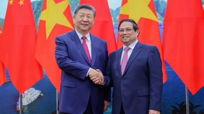 PM proposes enhancing railway development cooperation with China