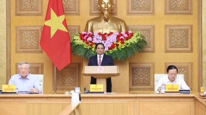 PM urges finalization of private sector development plan for Politburo submission