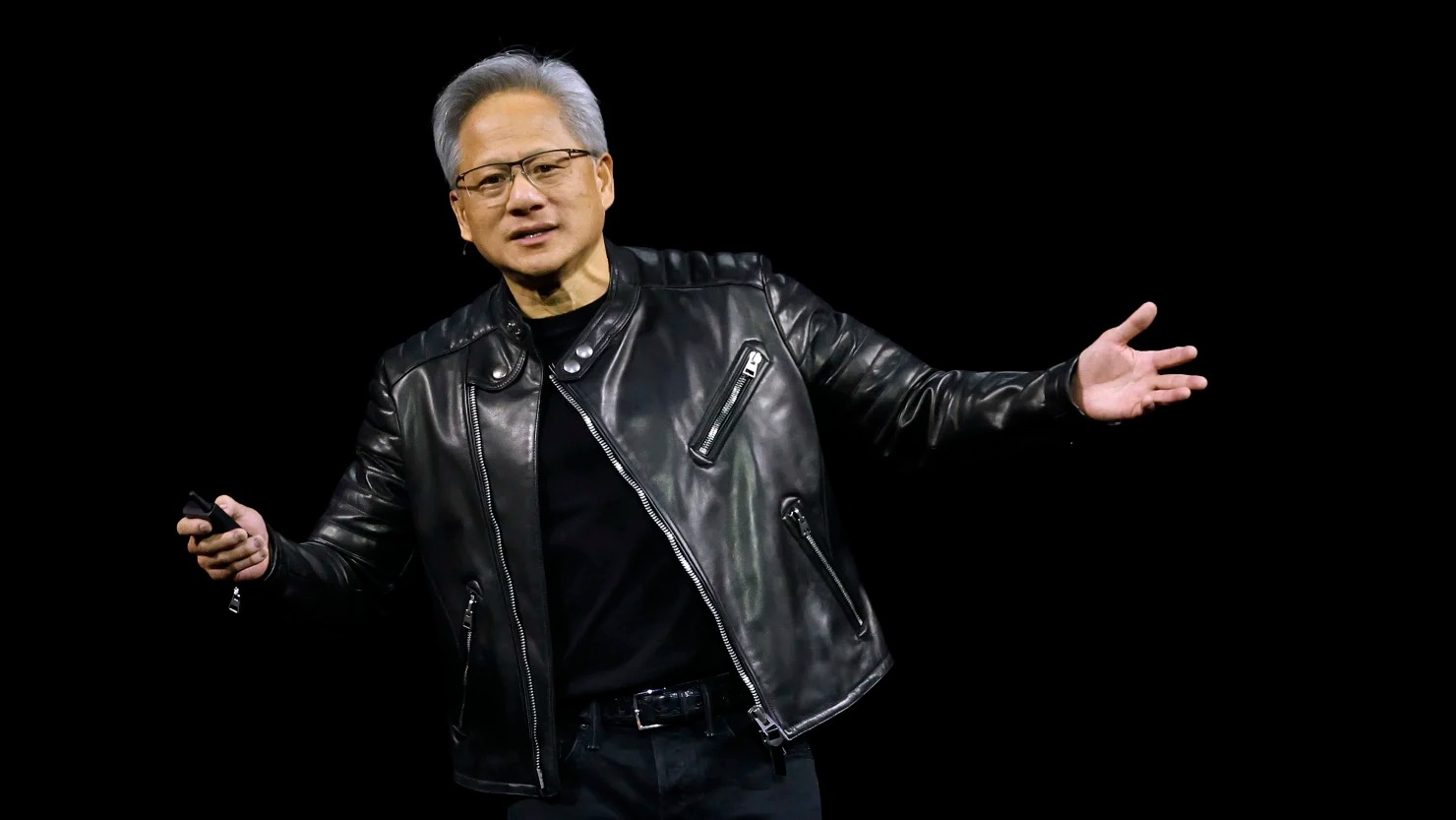 Nvidia đã nhiều lần cảnh báo rằng các quy định kiểm soát quá mức có thể làm suy yếu khả năng cạnh tranh công nghệ của Mỹ, thậm chí đẩy các đối thủ nước ngoài như Huawei lên mạnh hơn