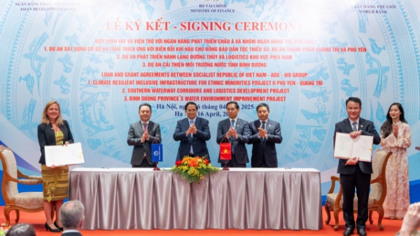 Việt Nam ký kết 3 khoản vay và viện trợ gần 400 triệu USD với WB và ADB 