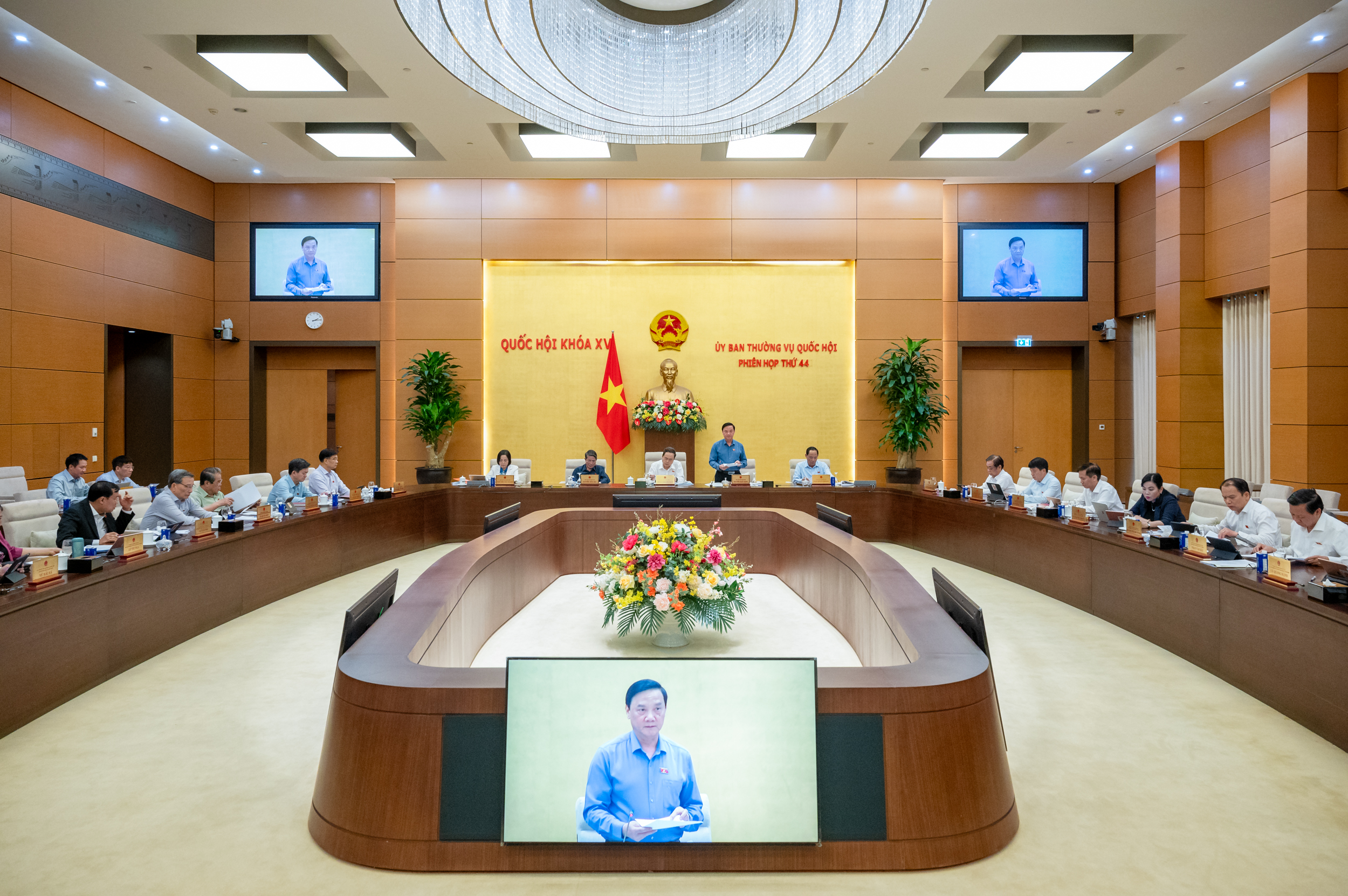 To&agrave;n cảnh phi&ecirc;n họp. Ảnh: Quochoi.vn