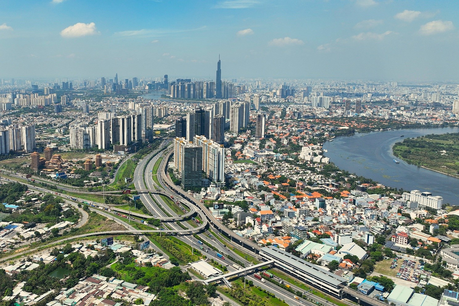 Thị trường bất động sản Tp.HCM tiếp tục tăng trưởng trong qu&yacute; 1/2025. Ảnh: Masterise Homes.