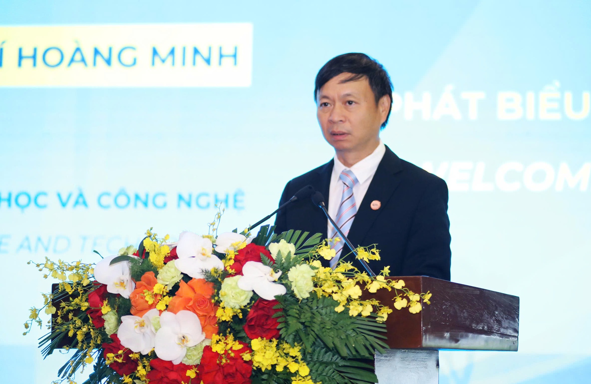 Thứ trưởng Bộ Khoa học và Công nghệ Hoàng Minh phát biểu tại Diễn đàn Đối thoại chính sách với chủ đề “Khuyến khích đầu tư, kinh doanh, thúc đẩy khởi nghiệp sáng tạo trong lĩnh vực chuyển đổi xanh” hôm 16/4. Nguồn: VGP