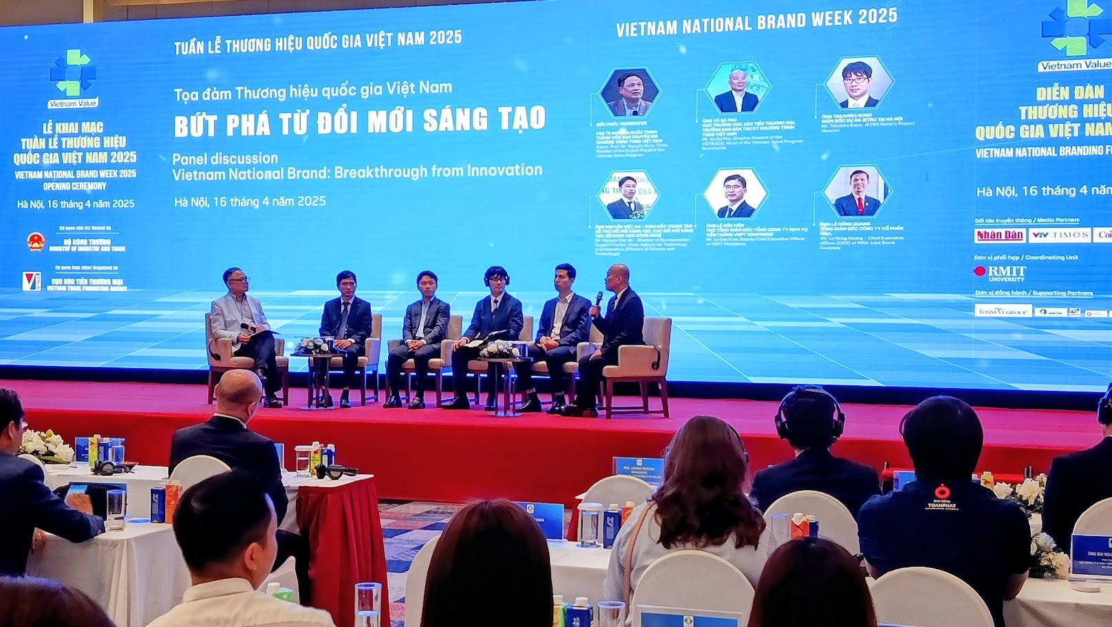 Theo các chuyên gia, doanh nghiệp phải được đặt vào vị trí trung tâm của hệ sinh thái đổi mới sáng tạo