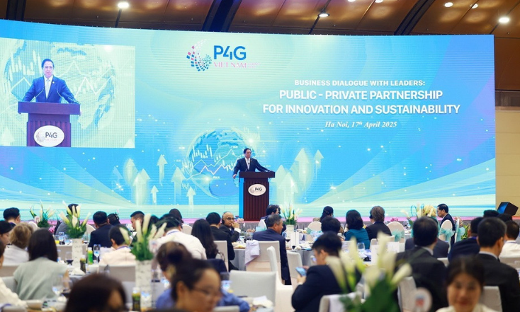 To&agrave;n cảnh tại Phi&ecirc;n Đối thoại giữa c&aacute;c Nh&agrave; l&atilde;nh đạo với doanh nghiệp với chủ đề &ldquo;Hợp t&aacute;c c&ocirc;ng - tư v&igrave; đổi mới s&aacute;ng tạo v&agrave; bền vững&rdquo; trong khu&ocirc;n khổ&nbsp;Hội nghị Thượng đỉnh Diễn đ&agrave;n Đối t&aacute;c v&igrave; Tăng trưởng xanh v&agrave; Mục ti&ecirc;u to&agrave;n cầu (P4G) lần thứ tư diễn ra v&agrave;o ng&agrave;y 17/4 tại H&agrave; Nội. Ảnh: TTXVN.