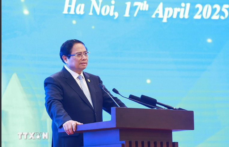 Thủ tướng Phạm Minh Chính phát biểu tại Phiên Đối thoại giữa các Nhà lãnh đạo với doanh nghiệp với chủ đề “Hợp tác công - tư vì đổi mới sáng tạo và bền vững”. Ảnh: TTXVN