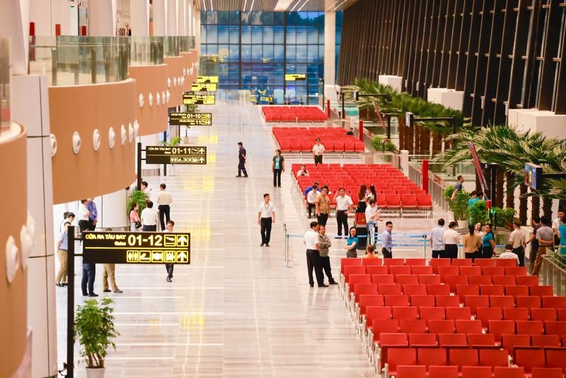 First commercial flight departs from newly opened terminal at Tan Son Nhat International Airport