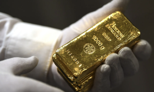 Vàng tụt giá vì đồng USD hồi phục, “cá mập” SPDR Gold Trust miệt mài gom