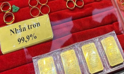 Giá vàng miếng SJC lập kỷ lục lịch sử, chạm mốc 123 triệu đồng mỗi lượng