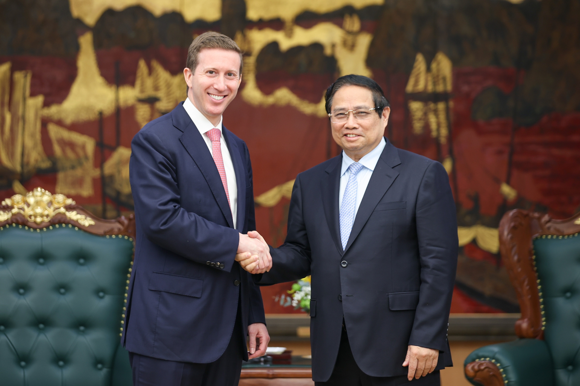 Thủ tướng tiếp ông Jefferey Perlman, Tổng Giám đốc Tập đoàn Warburg Pincus, đồng thời là Chủ tịch Hội đồng Kinh doanh ASEAN - Hoa Kỳ. Ảnh: VGP