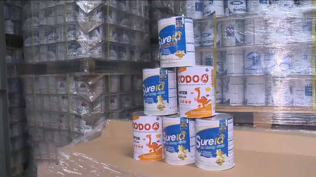 Thời gian gần đây lực lượng chức năng liên tiếp kiểm tra, phát hiện một số doanh nghiệp, tổ chức, cá nhân sản xuất, quảng cáo, phân phối nhiều loại sữa giả.