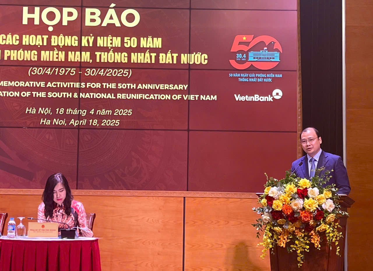 Thứ trưởng Thường trực Bộ Văn h&oacute;a, Thể thao v&agrave; Du lịch L&ecirc; Hải B&igrave;nh khai mạc buổi họp b&aacute;o.