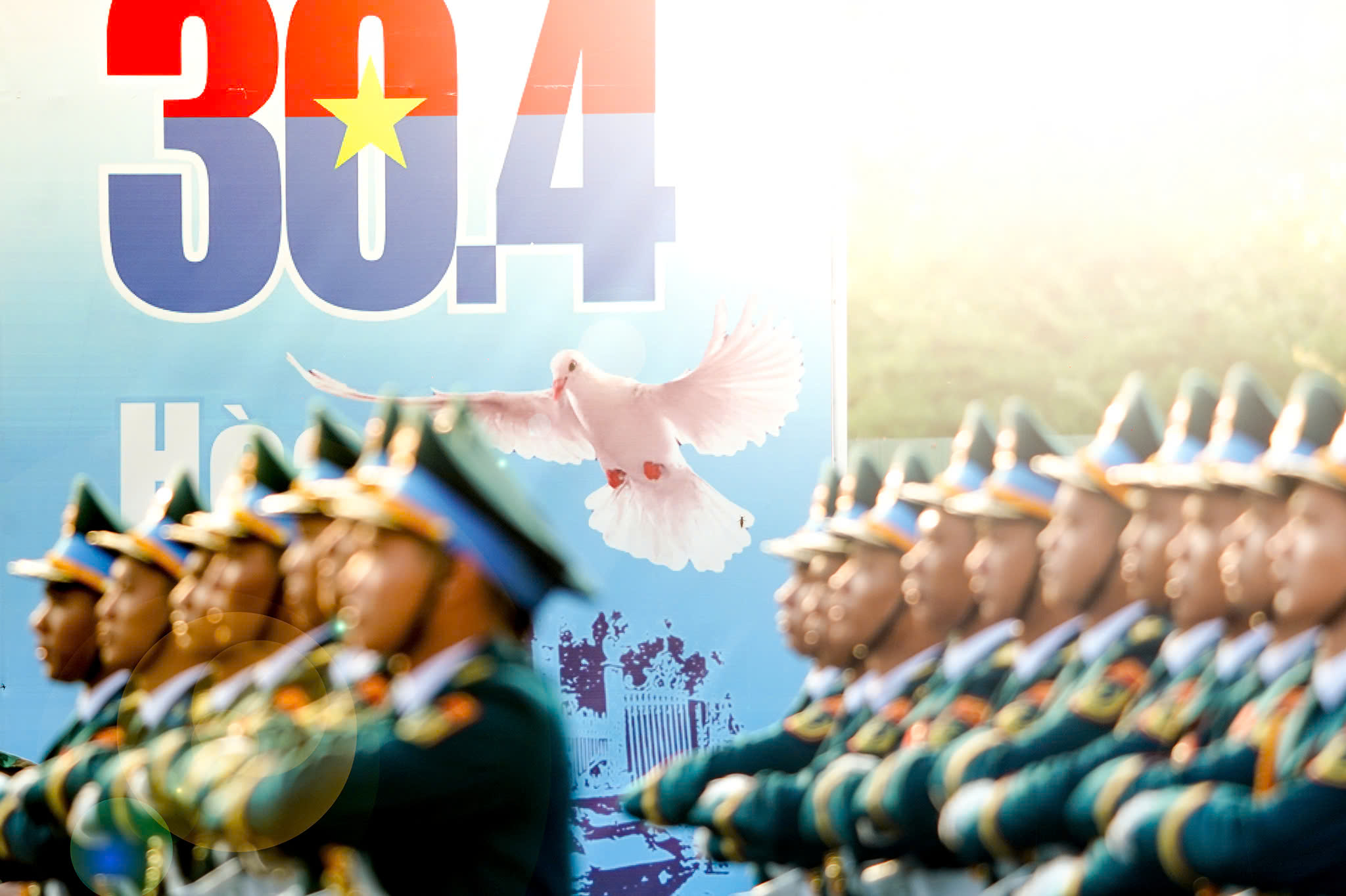 Sau gần hai tháng tập luyện, 38 khối quân đội, công an bắt đầu sắp xếp đội hình hợp luyện trên đường Lê Duẩn, quận 1, TP.HCM vào tối nay, 18/4.