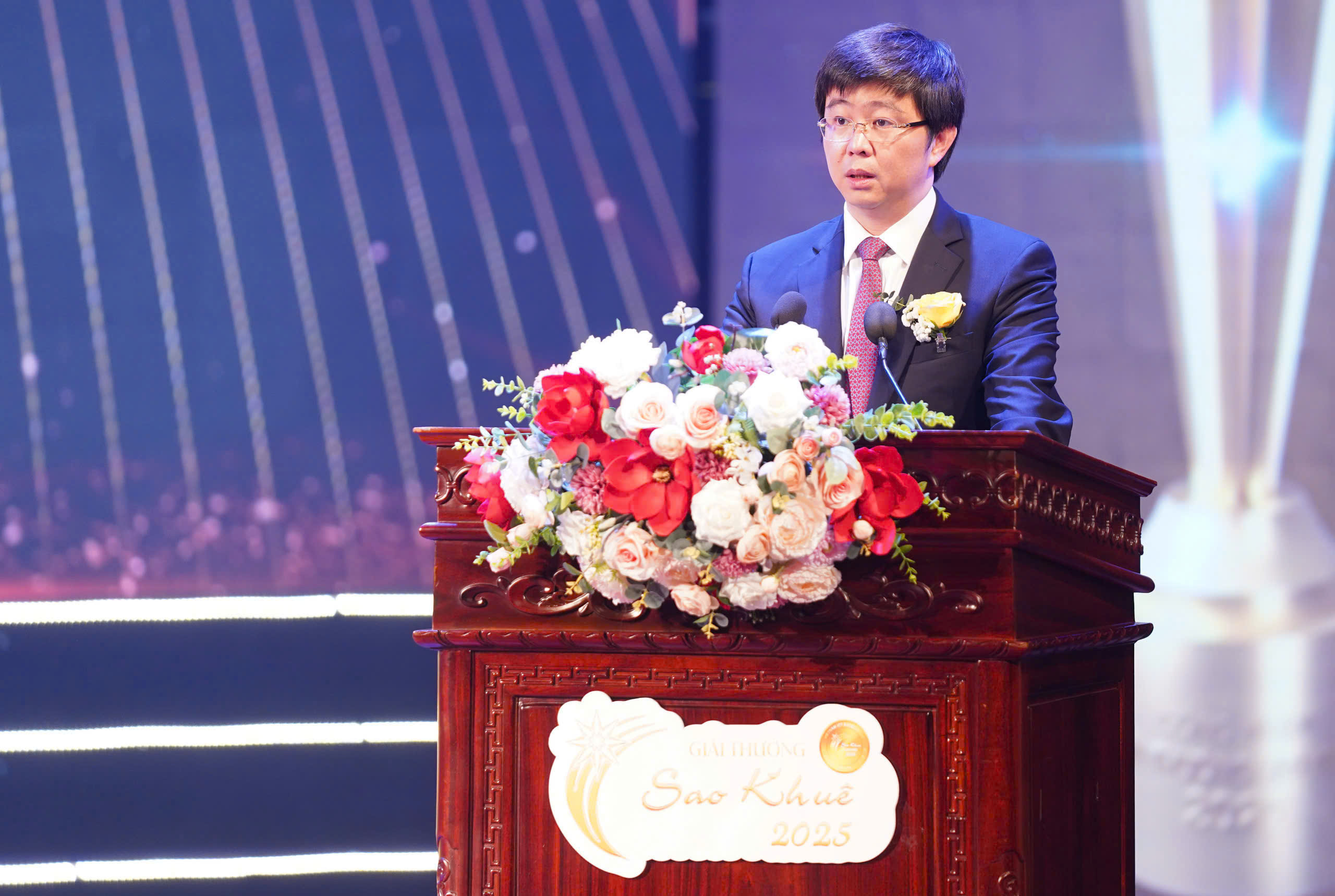 &Ocirc;ng B&ugrave;i Ho&agrave;ng Phương, Thứ trưởng Bộ Khoa học v&agrave; C&ocirc;ng nghệ, ph&aacute;t biểu tại Lễ trao giải Sao Khu&ecirc; 2025.