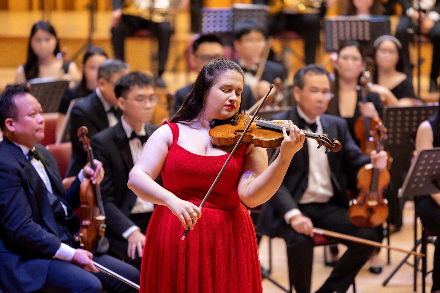 Sara Dragan c&oacute; phần tr&igrave;nh diễn đầy kỹ thuật v&agrave; cảm x&uacute;c.