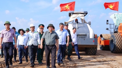 PM requests to complete Can Tho - Ca Mau expressway by December