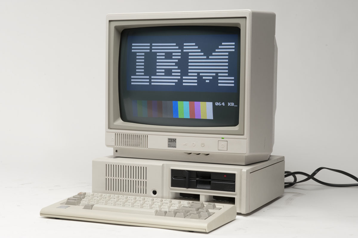 IBM, tập đoàn máy tính đa quốc gia được thành lập năm 1911.