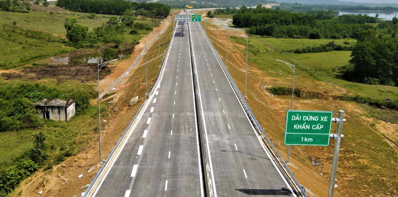Cao tốc H&agrave;m Nghi - Vũng &Aacute;ng