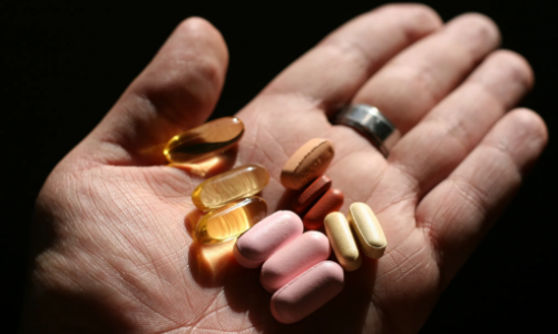 Thuốc giả trên “chợ mạng”: Người tiêu dùng cần chủ động cảnh giác