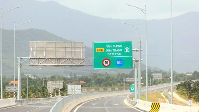 $485mln Van Phong - Nha Trang expressway opens to traffic