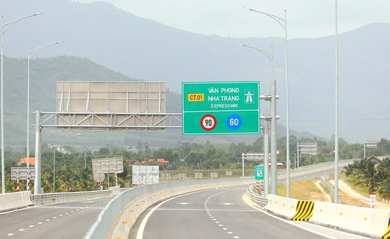 $485mln Van Phong - Nha Trang expressway opens to traffic