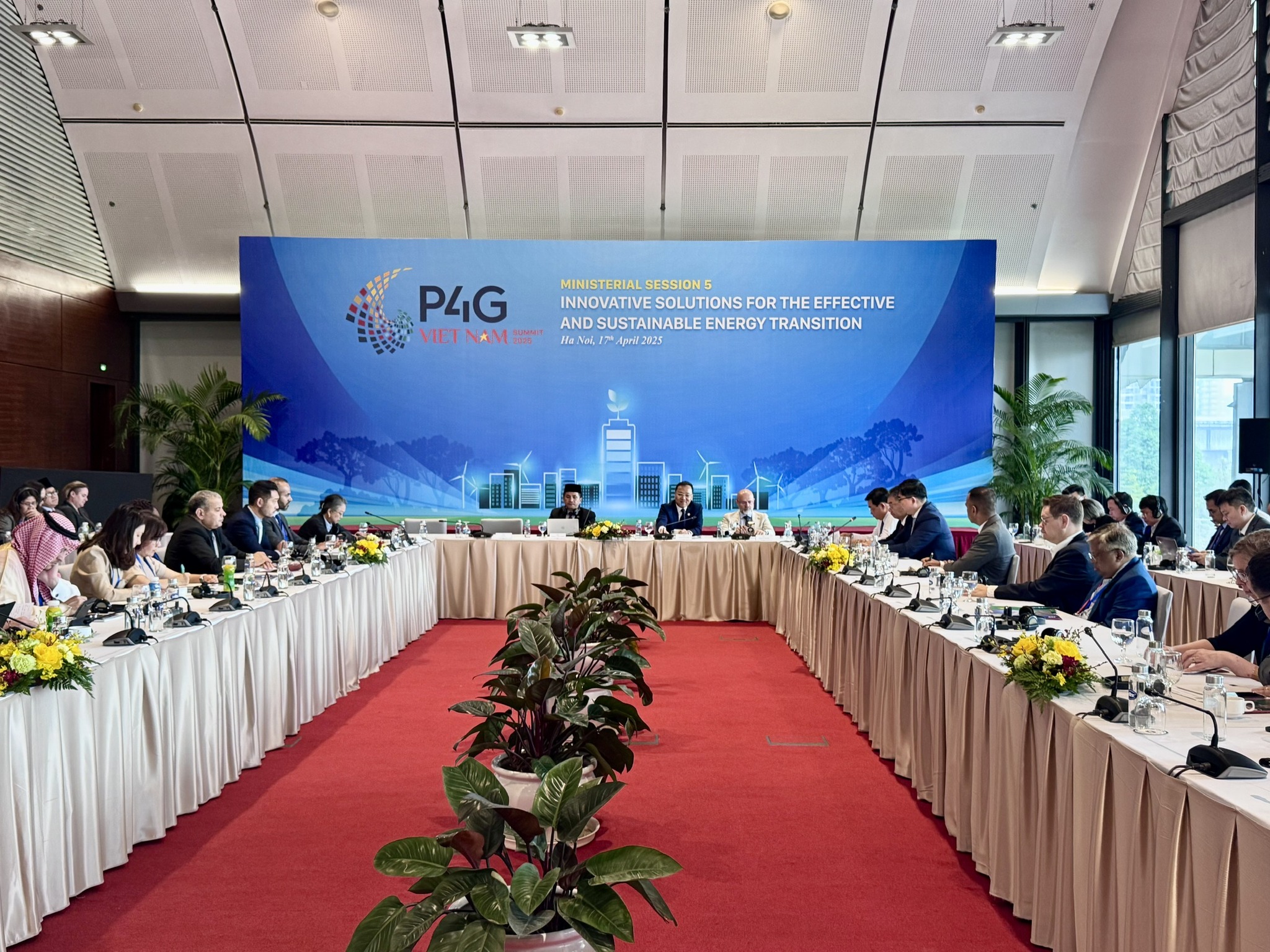 Phiên thảo luận cấp Bộ trưởng với chủ đề: “Các giải pháp đổi mới sáng tạo trong chuyển đổi năng lượng hiệu quả và bền vững” trong khuôn khổ Hội nghị thượng đỉnh P4G năm 2025