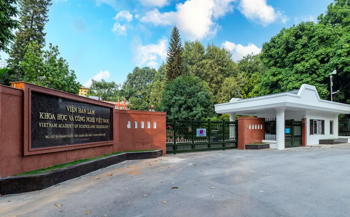 Viện Hàn lâm Khoa học và Công nghệ Việt Nam tiếp tục đẩy mạnh hoạt động nghiên cứu cơ bản, phát triển công nghệ lõi, công nghệ nguồn, nhất là lĩnh vực: công nghệ vũ trụ, khoa học biển, công nghệ sinh học, vật liệu mới, lượng tử, bán dẫn, trí tuệ nhân tạo, robot, xe tự hành, thiết bị bay không người lái (UAV)…