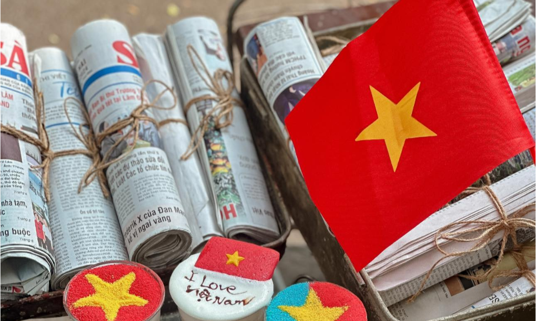 Một quán cà phê tại quận 10, TP.HCM hưởng ứng ngày đại lễ theo cách riêng.