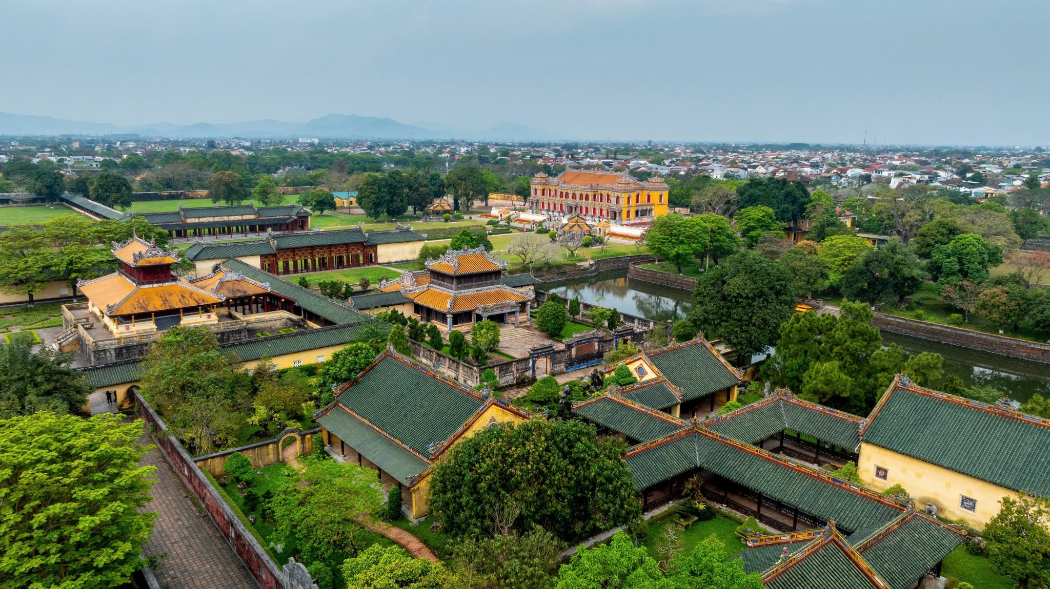 Toàn cảnh Kinh thành Huế nhìn từ trên cao. Ảnh: Trung tâm Bảo tồn Di tích Cố đô Huế