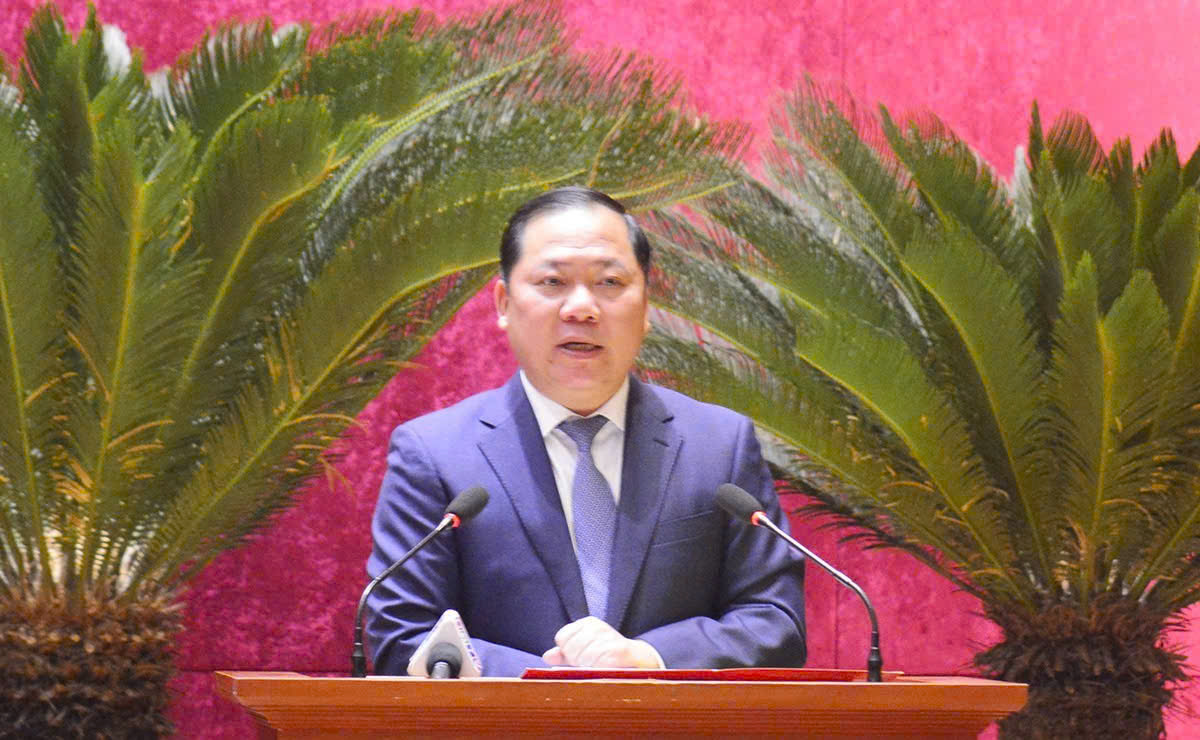 B&iacute; thư Tỉnh ủy H&ograve;a B&igrave;nh Nguyễn Phi Long: 