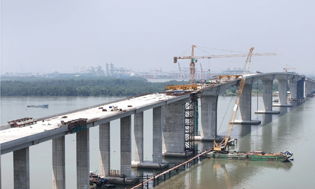 Cầu Nhơn Trạch kết nối Đồng Nai với TP.HCM dự kiến hoàn thành vào dịp 30/4, nhân kỷ niệm 50 năm Ngày Giải phóng miền Nam, thống nhất đất nước. Ảnh: Dân Việt