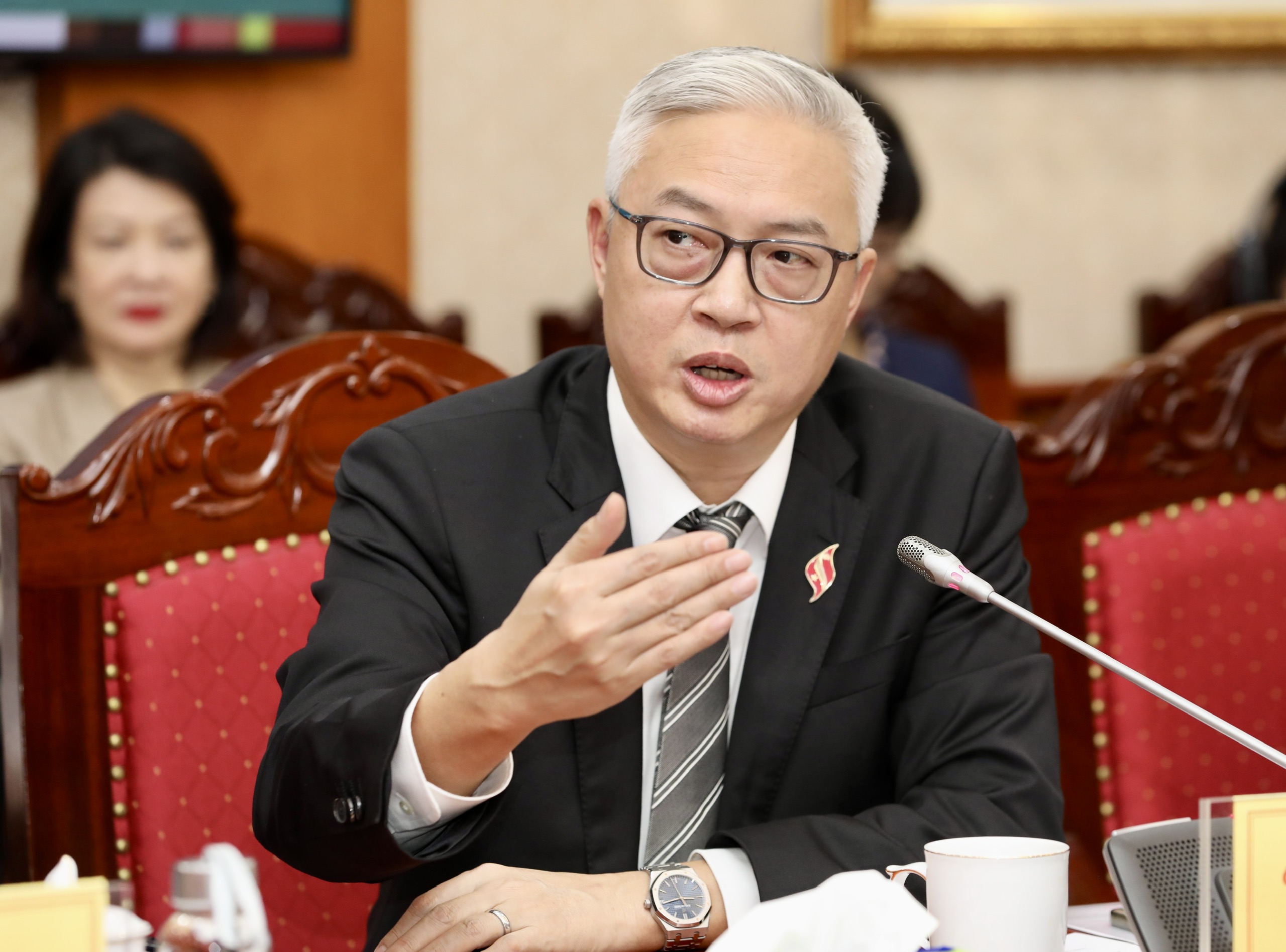 Đại diện c&aacute;c hiệp hội, doanh nghiệp FDI tại Việt Nam chia sẻ tại buổi l&agrave;m việc. Ảnh: Việt Dũng