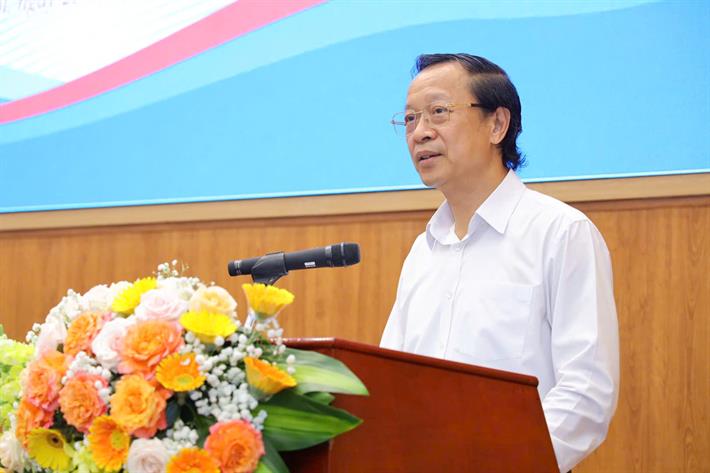 Thứ trưởng Thường trực Bộ Giáo dục và Đào tạo Phạm Ngọc Thưởng phát biểu tại hội thảo. Ảnh: MOET.