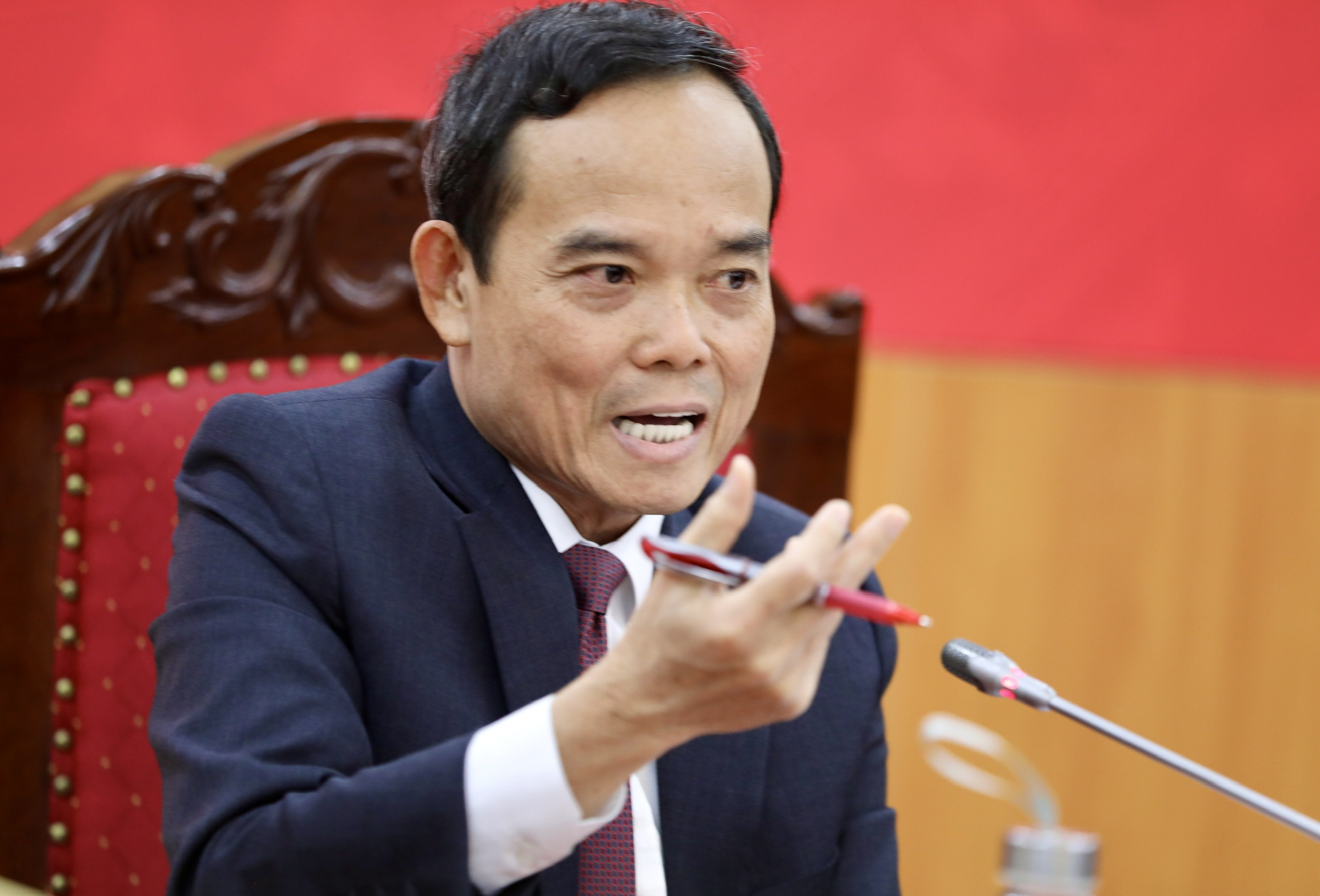 B&iacute; thư Trung ương Đảng, Trưởng Ban Ch&iacute;nh s&aacute;ch, Chiến lược Trung ương Trần Lưu Quang, ph&aacute;t biểu tại buổi l&agrave;m việc. Ảnh: Việt Dũng