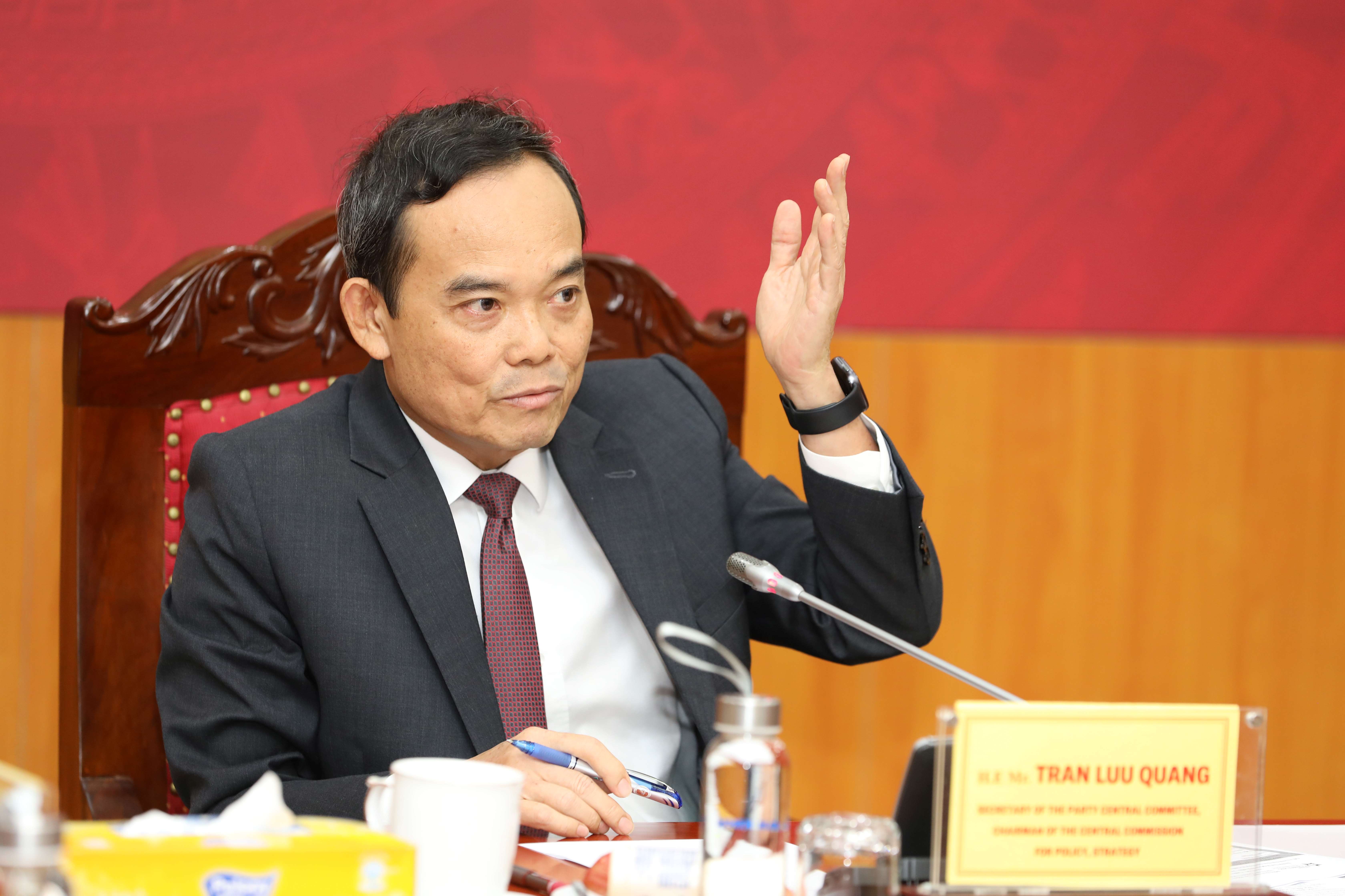 S&aacute;ng ng&agrave;y 23/4/2025,&nbsp;B&iacute; thư Trung ương Đảng, Trưởng Ban Ch&iacute;nh s&aacute;ch, Chiến lược Trung ương Trần Lưu Quang, đ&atilde; c&oacute; buổi gặp gỡ, trao đổi v&agrave; l&agrave;m việc với đo&agrave;n l&atilde;nh đạo c&aacute;c doanh nghiệp, nh&agrave; đầu tư FDI ti&ecirc;u biểu tại Việt Nam, c&ugrave;ng đại diện c&aacute;c hiệp hội doanh nghiệp nước ngo&agrave;i v&agrave; l&atilde;nh đạo một số địa phương.