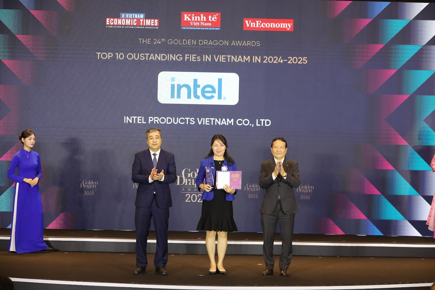 Với tầm nhìn “Kiến tạo tương lai cho cả Intel và Việt Nam”, Công ty Intel Products Việt Nam đã đầu tư tổng cộng 1,5 tỷ USD vào nhà máy tại Việt Nam, và đóng góp 100 tỷ USD giá trị xuất khẩu từ năm 2010 đến nay. Hiện nay, Intel Product Việt Nam là cơ sở lắp ráp và kiểm định lớn nhất của Intel toàn cầu, chiếm hơn 50% lượng bán hàng của tập đoàn Intel.
