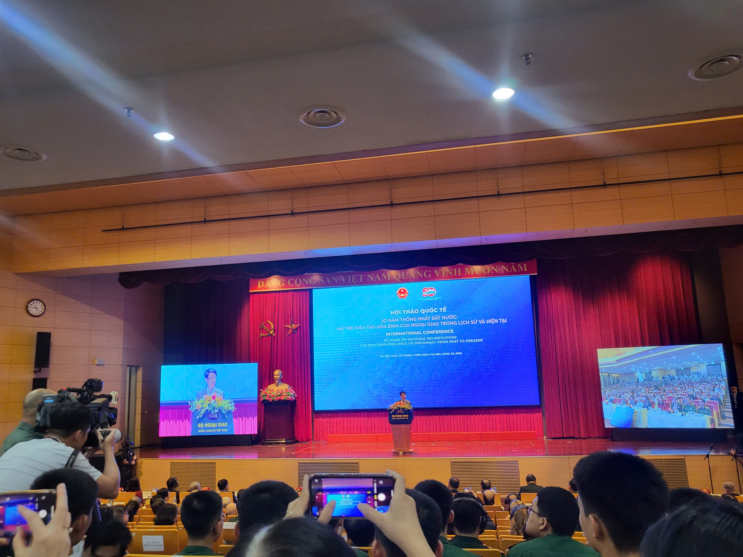 Chủ tịch nước Lương Cường phát biểu tại hội thảo - Ảnh: Nguyễn Tuyến