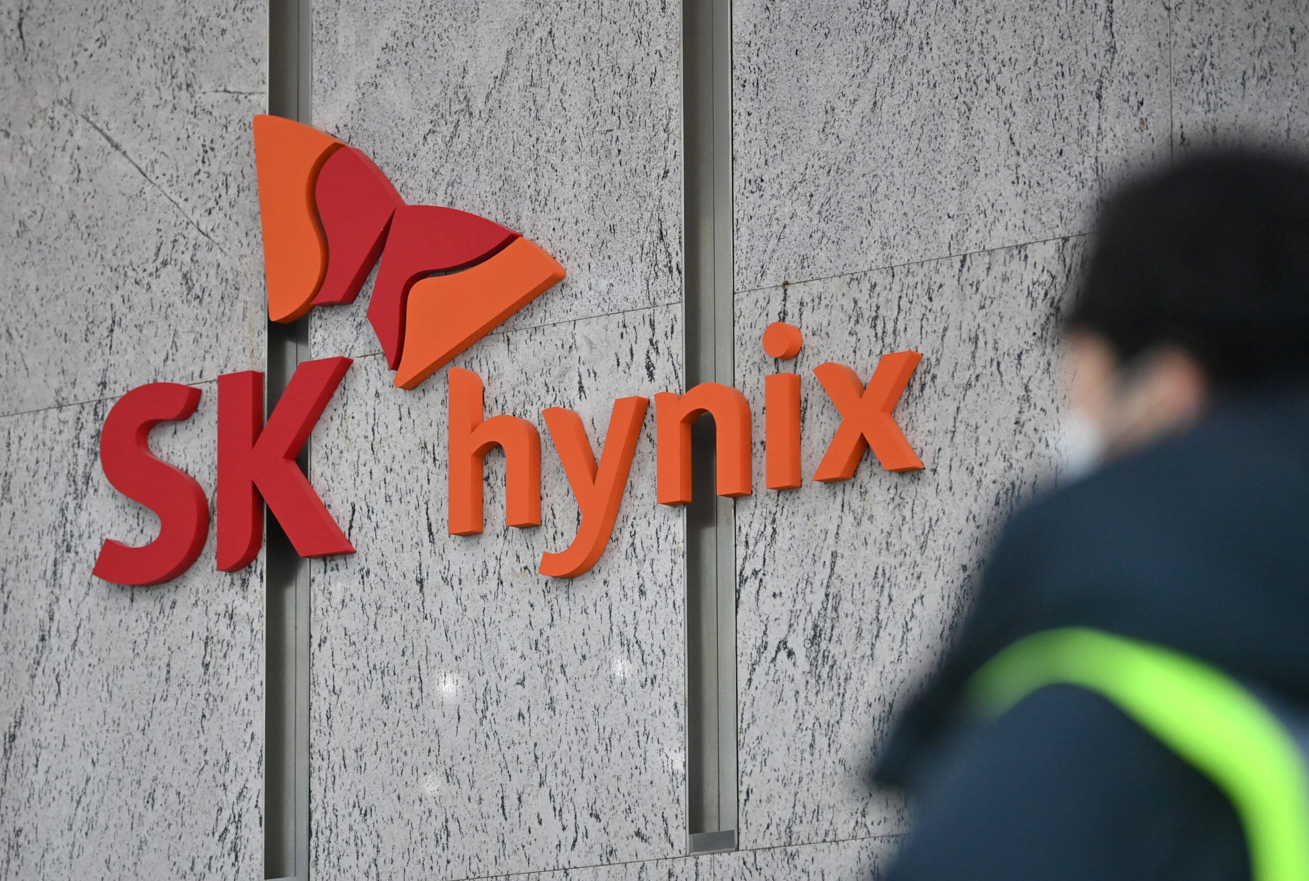 SK Hynix và Samsung đều là những tên tuổi lớn trong ngành công nghiệp sản xuất chip