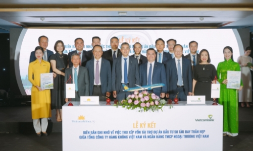 Vietnam Airlines bắt tay Vietcombank triển khai kế hoạch 