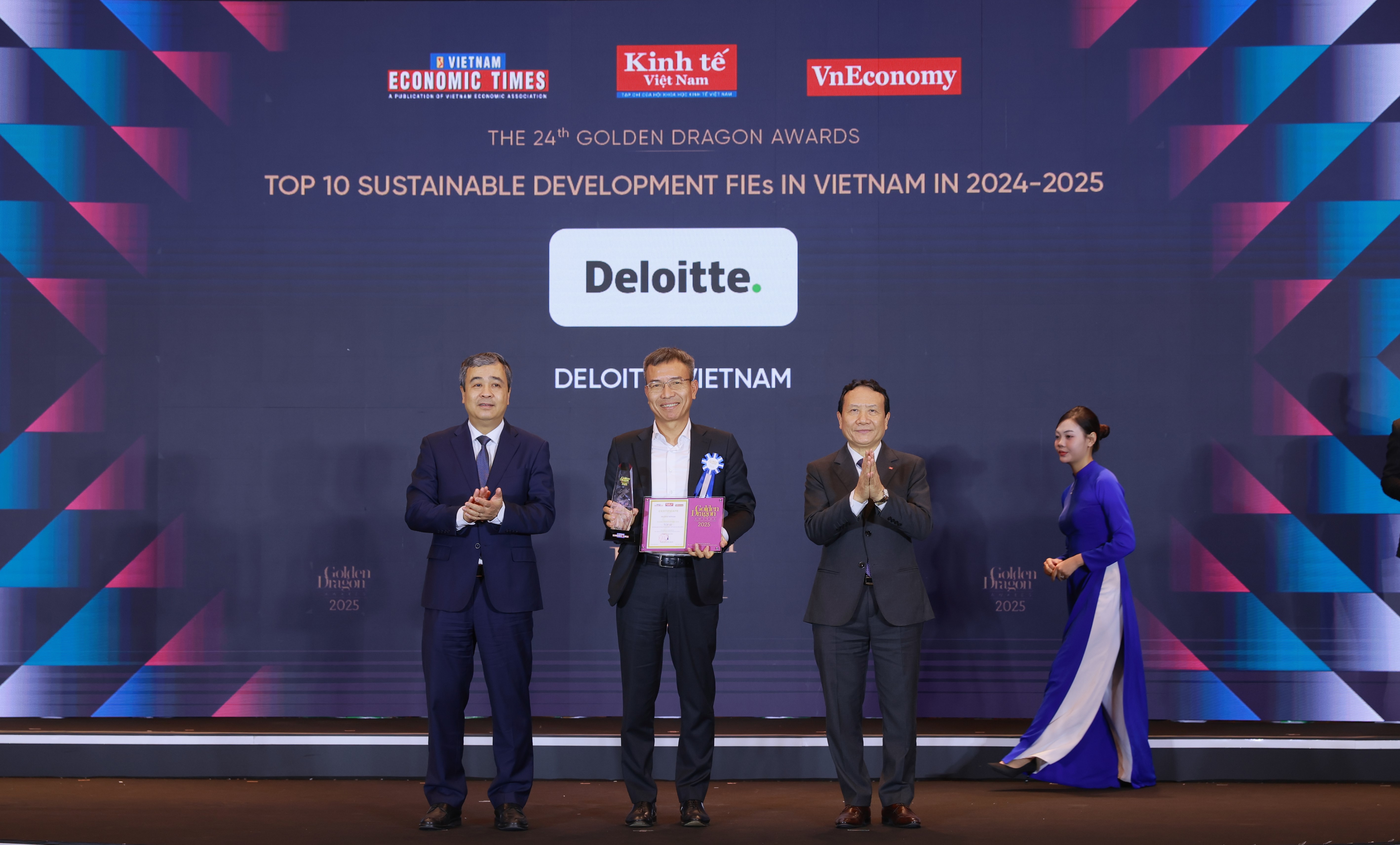 Deloitte Việt Nam là Công ty tiên phong trong lĩnh vực Tư vấn và Kiểm toán với kinh nghiệm hơn 30 năm tại thị trường Việt Nam. Thông qua mạng lưới hơn 1.000 nhân viên làm việc tại văn phòng Hà Nội và TP. Hồ Chí Minh, Deloitte Việt Nam cam kết cung cấp các dịch vụ chuyên ngành chất lượng vượt trội tới khách hàng lĩnh vực Tư vấn và Kiểm toán.