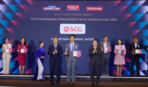 SCG l&agrave; tập đo&agrave;n h&agrave;ng đầu trong khu vực ASEAN, tập trung v&agrave;o c&aacute;c lĩnh vực kinh doanh gồm Xi măng - Vật liệu x&acirc;y dựng, H&oacute;a dầu (SCGC) v&agrave; Bao b&igrave; (SCGP), Logistics v&agrave; Năng lượng Sạch. Tại Việt Nam, SCG bắt đầu hoạt động tại từ năm 1992. L&agrave; tập đo&agrave;n lu&ocirc;n hoạt động kinh doanh theo chiến lược ESG v&agrave; Nhiệt huyết v&igrave; sự Tăng trưởng xanh to&agrave;n diện, SCG mang đến c&aacute;c sản phẩm v&agrave; giải ph&aacute;p s&aacute;ng tạo, th&acirc;n thiện với m&ocirc;i trường v&agrave; tạo ra gi&aacute; trị kinh tế - x&atilde; hội cho cộng đồng.