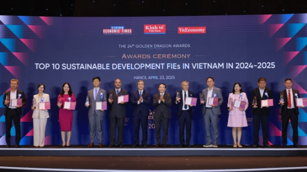[Phóng sự ảnh] Vinh danh TOP 10 Doanh nghiệp FDI phát triển bền vững - Chương trình Rồng Vàng 2025