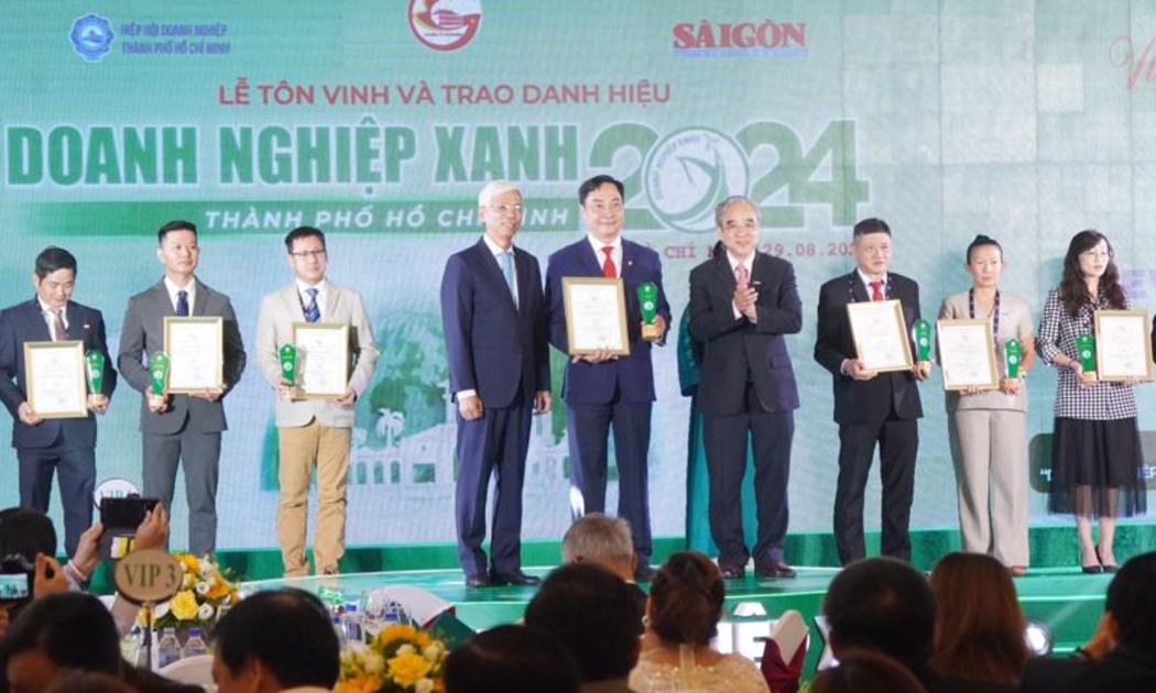 TP. Hồ Chí Minh tôn vinh 98 doanh nghiệp đạt danh hiệu Doanh nghiệp xanh năm 2024 - Ảnh minh họa.