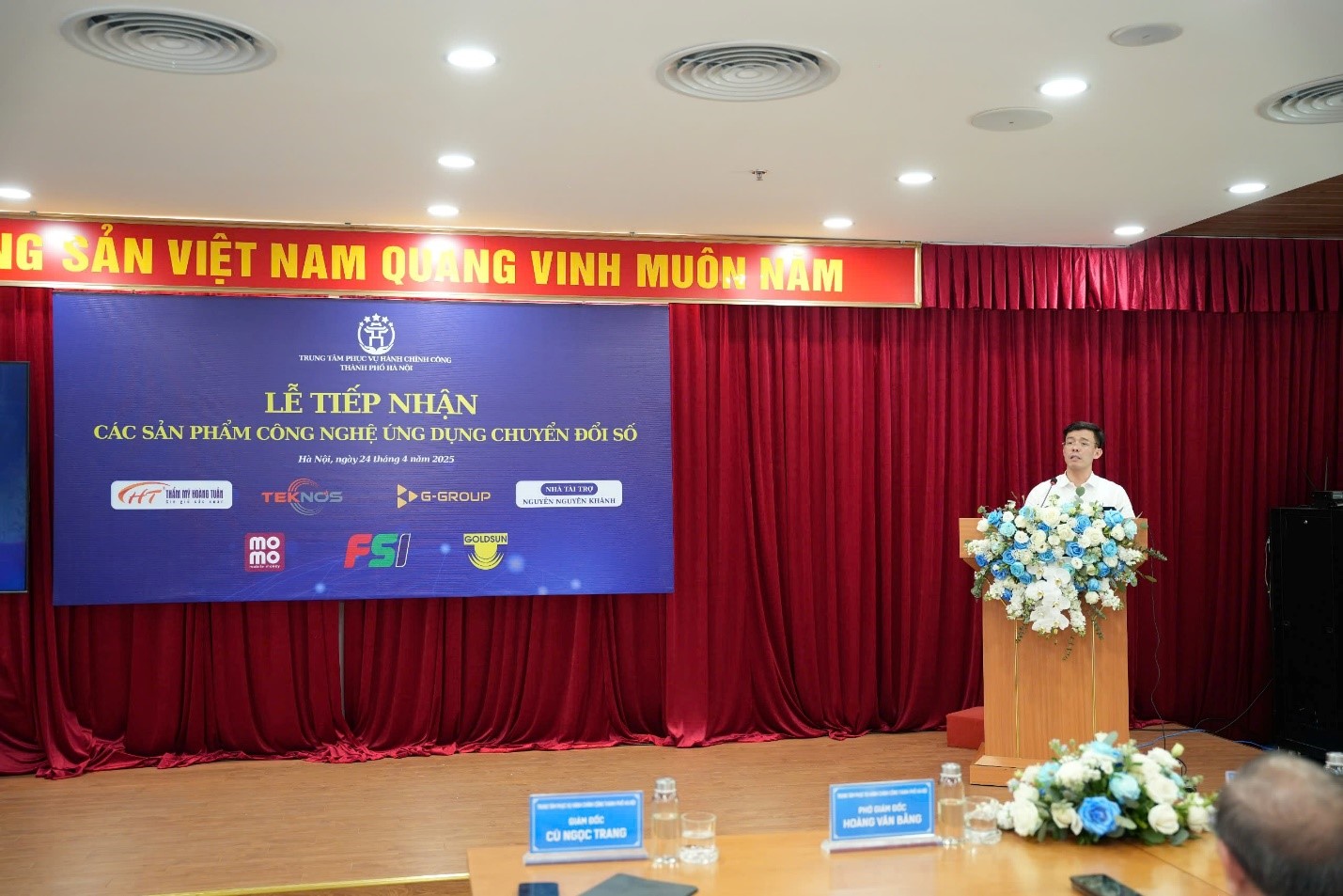 Lễ tiếp nhận các sản phẩm công nghệ ứng dụng chuyển đổi số.