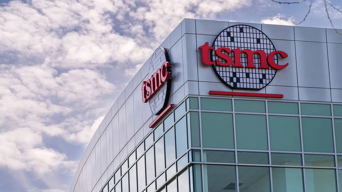 TSMC hiện là đối tác sản xuất chip chiến lược của nhiều “ông lớn” trong ngành như Apple và NVIDIA. 
